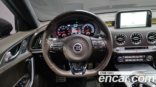 Kia Stinger 2018 — photo 19