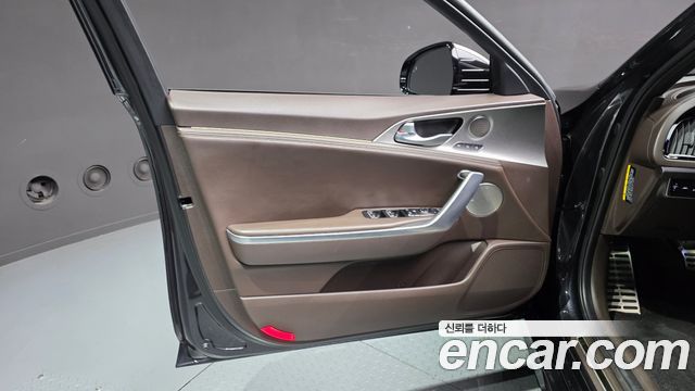 Kia Stinger 2018 — photo 14