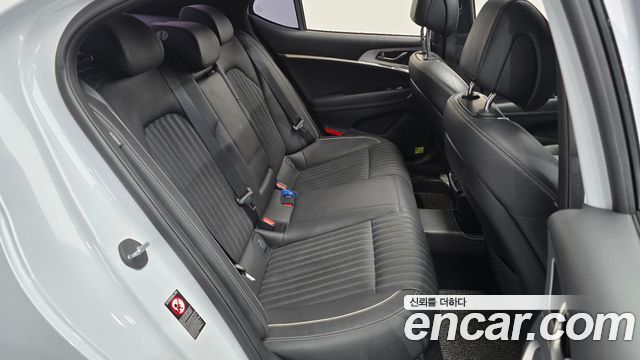 Genesis G70 2019 — photo 11