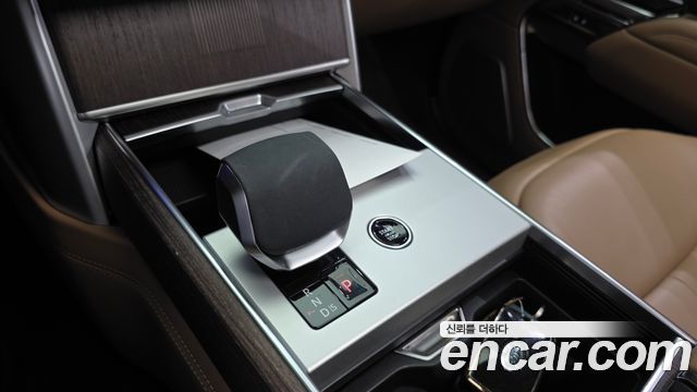 Land Rover Range Rover 2024 — photo 9