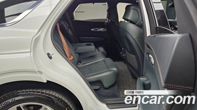 Genesis GV70 2021 — photo 12