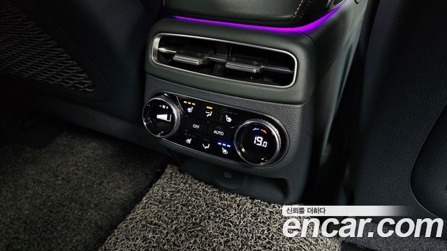 Genesis GV70 2021 — photo 19