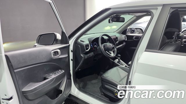 Hyundai Venue 2022 — photo 13