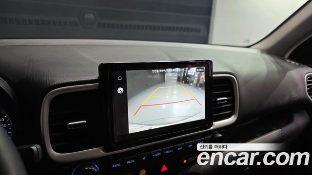 Hyundai Venue 2022 — photo 23