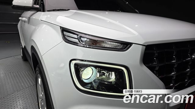 Hyundai Venue 2022 — photo 8