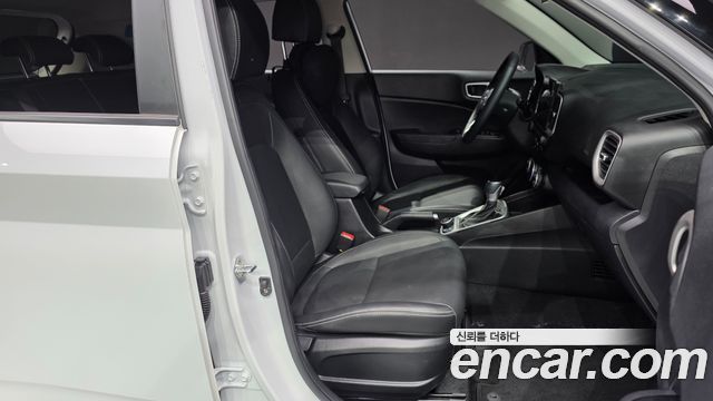 Hyundai Venue 2022 — photo 16