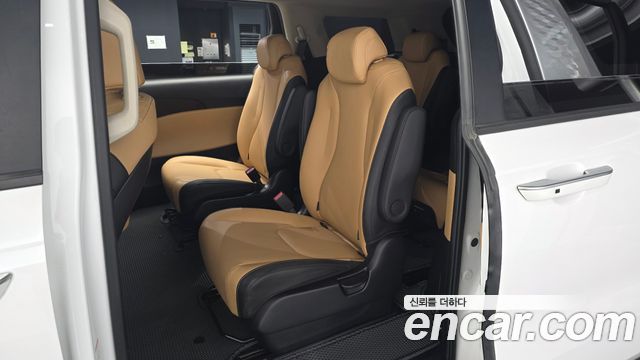 Kia Canival 2021 — photo 18