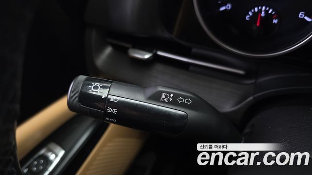 Kia Canival 2021 — photo 26