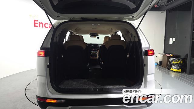 Kia Canival 2021 — photo 30