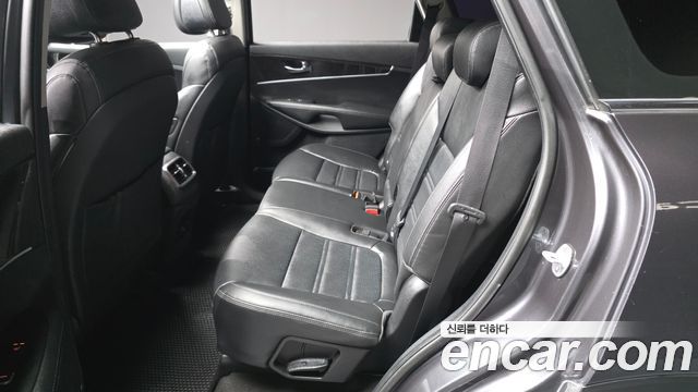 Kia Sorento 2016 — photo 16