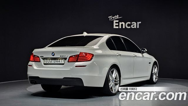 BMW 5-Series 2016 — photo 2