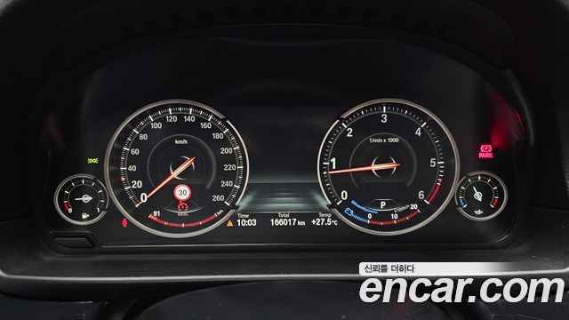 BMW 5-Series 2016 — photo 8