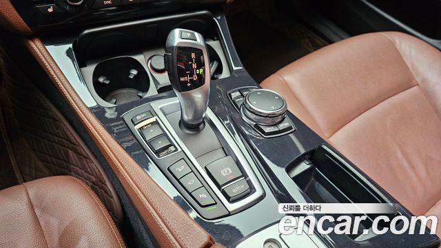 BMW 5-Series 2016 — photo 9