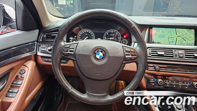 BMW 5-Series 2016 — photo 12