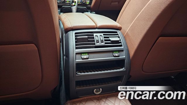 BMW 5-Series 2016 — photo 19
