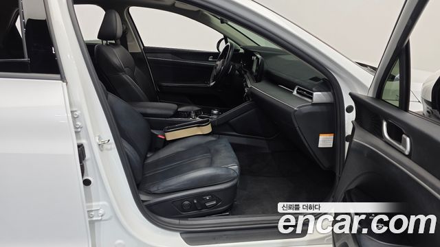 Kia K5 2023 — photo 11