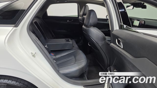 Kia K5 2023 — photo 12
