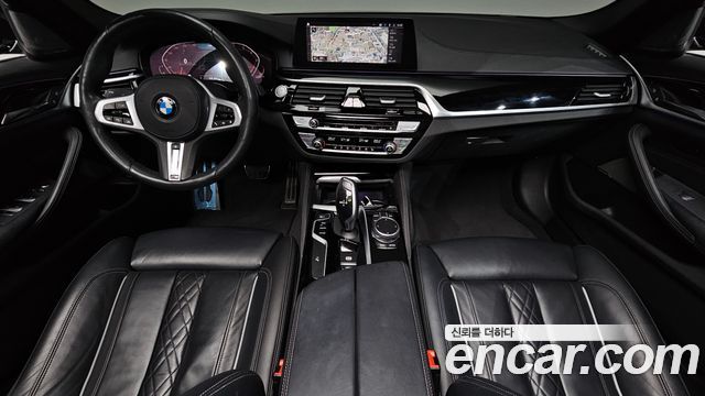 BMW 5-Series 2020 — photo 10