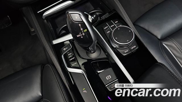 BMW 5-Series 2020 — photo 12