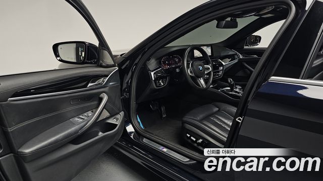 BMW 5-Series 2020 — photo 13