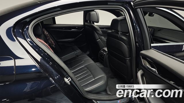 BMW 5-Series 2020 — photo 18