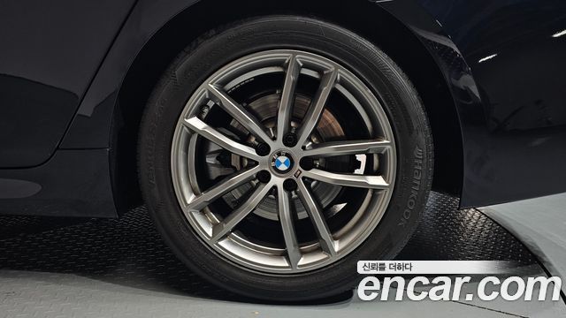 BMW 5-Series 2020 — photo 7