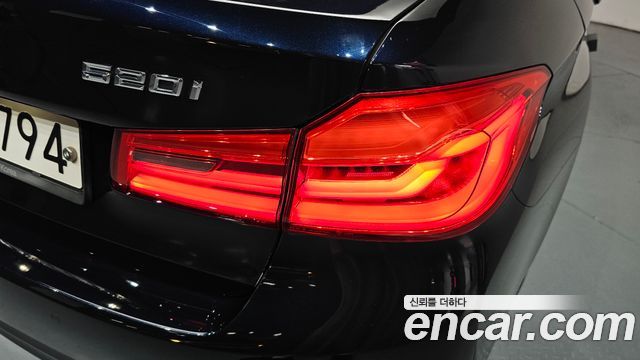 BMW 5-Series 2020 — photo 9
