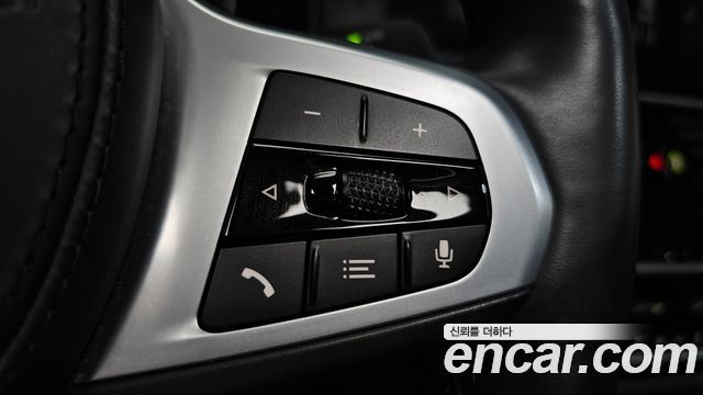 BMW 5-Series 2020 — photo 31