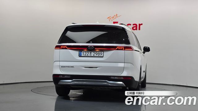 Kia Canival 2021 — photo 4