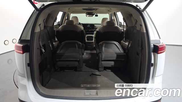 Kia Canival 2021 — photo 22