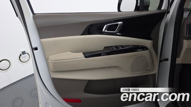 Kia Canival 2021 — photo 14