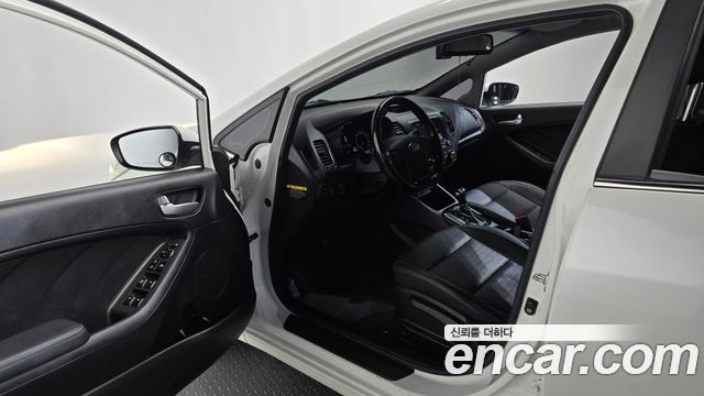 Kia K3 2018 — photo 10