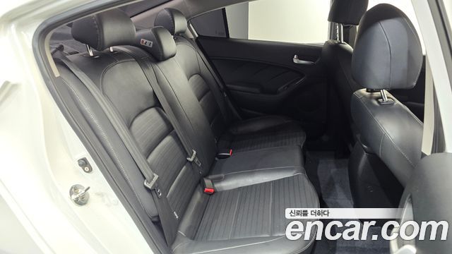 Kia K3 2018 — photo 11