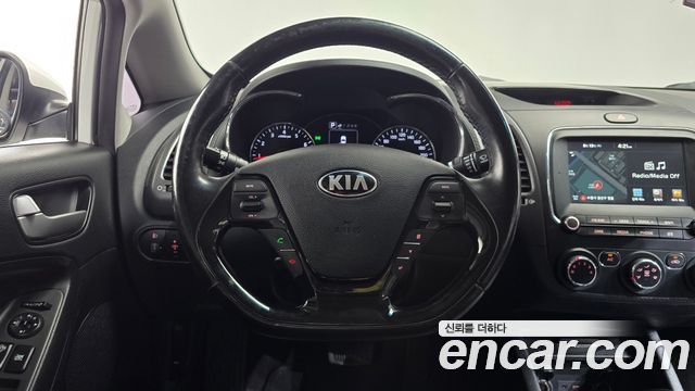 Kia K3 2018 — photo 14