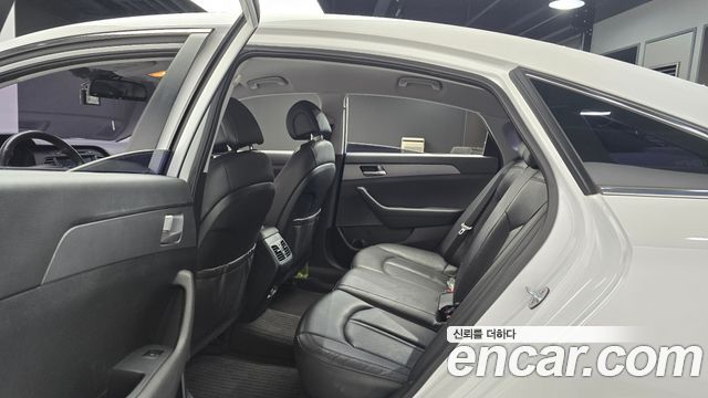 Hyundai Sonata 2017 — photo 17