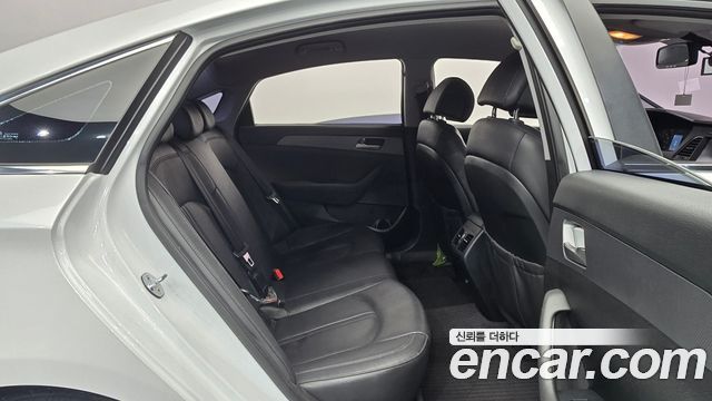 Hyundai Sonata 2017 — photo 18