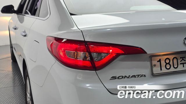 Hyundai Sonata 2017 — photo 9