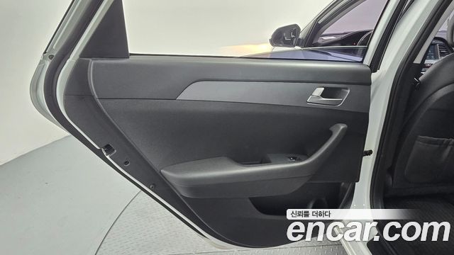 Hyundai Sonata 2017 — photo 15