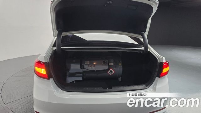 Hyundai Sonata 2017 — photo 31