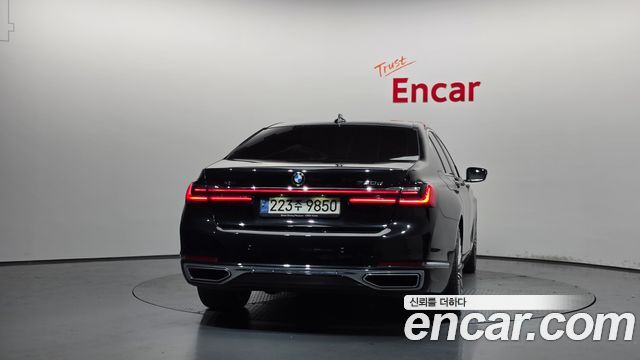 BMW 7-Series 2022 — photo 4