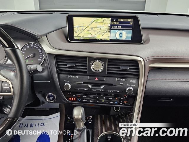 Lexus RX 2018 — photo 14