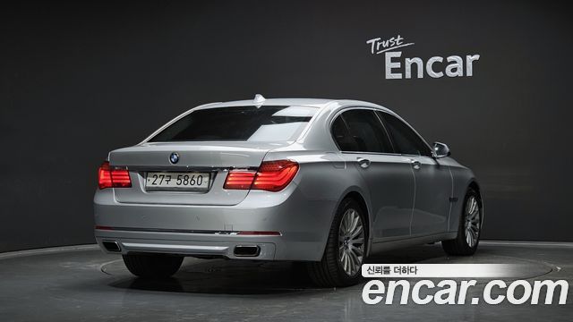 BMW 7-Series 2013 — photo 2