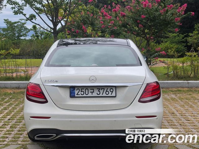 Mercedes-Benz E-Class 2017 — photo 2