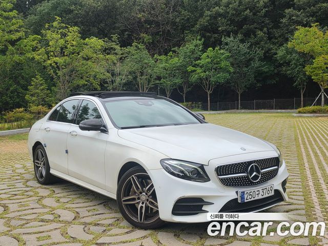 Mercedes-Benz E-Class 2017 — photo 4