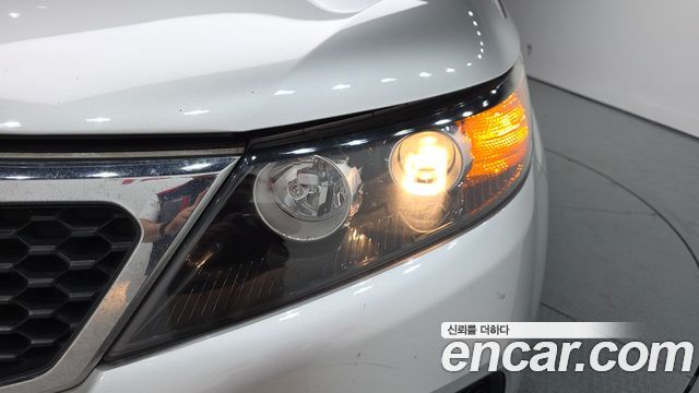 Kia Sorento 2010 — photo 8