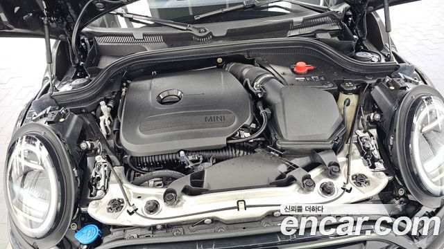 Mini Cooper Convertible 2025 — photo 6