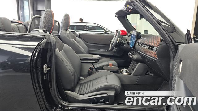 Mini Cooper Convertible 2025 — photo 11