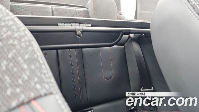 Mini Cooper Convertible 2025 — photo 12