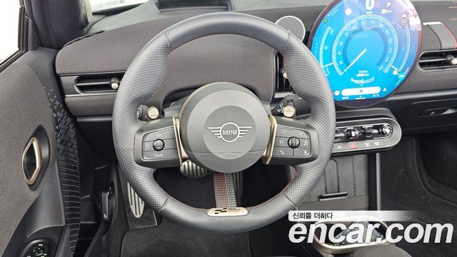 Mini Cooper Convertible 2025 — photo 13