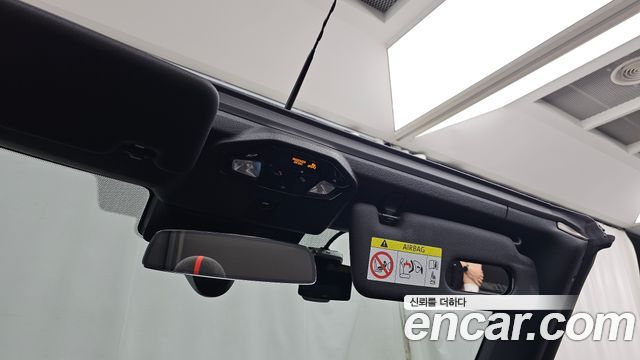 Mini Cooper Convertible 2025 — photo 19